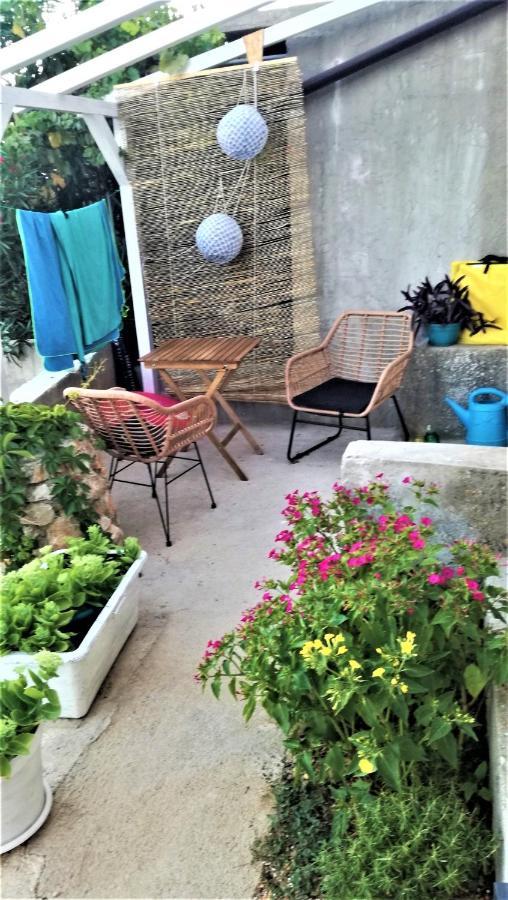 Agave Apartments Stara Baska Bagian luar foto