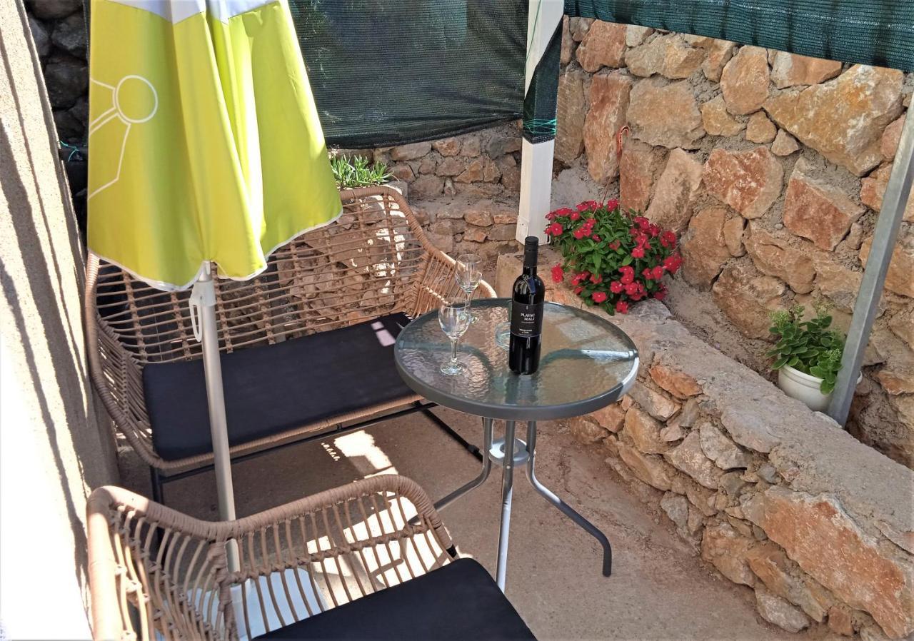 Agave Apartments Stara Baska Bagian luar foto